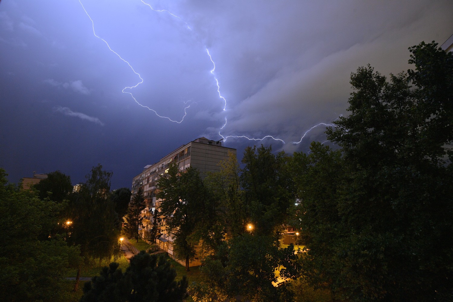 Tamne sjene nad domovinom: Stiže olujno nevrijeme