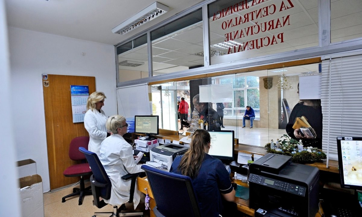 Bolnica im brani ulaz: Splitka s uputnicom vraćena zbog haljine, a pravobraniteljica diže uzbunu